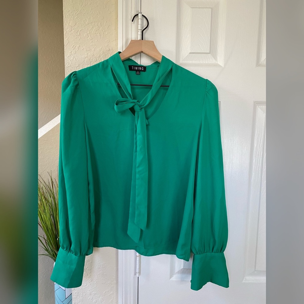 Timing Green Long Sleeve Blouse Size Medium